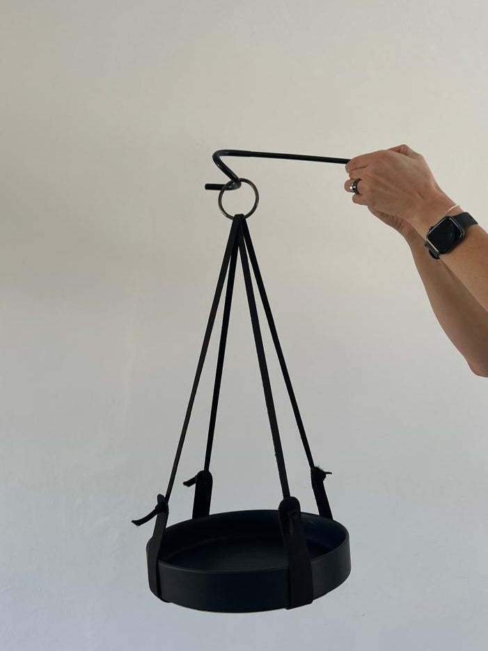 The Leather Hanger (Black)